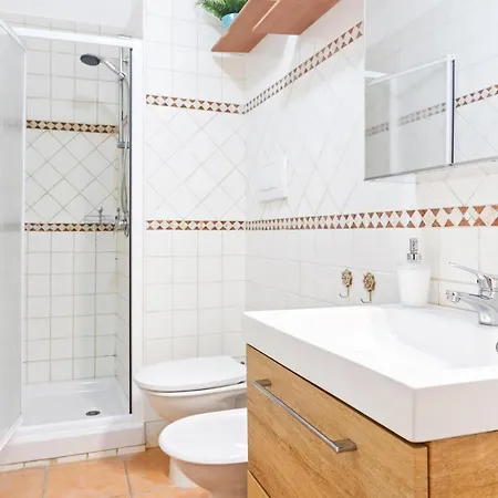 Guesthost - Buenacasa Bari