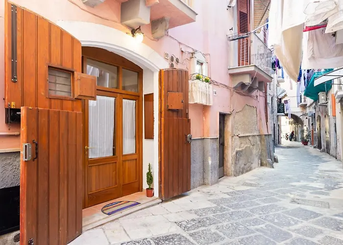 Guesthost - Buenacasa Apartment *